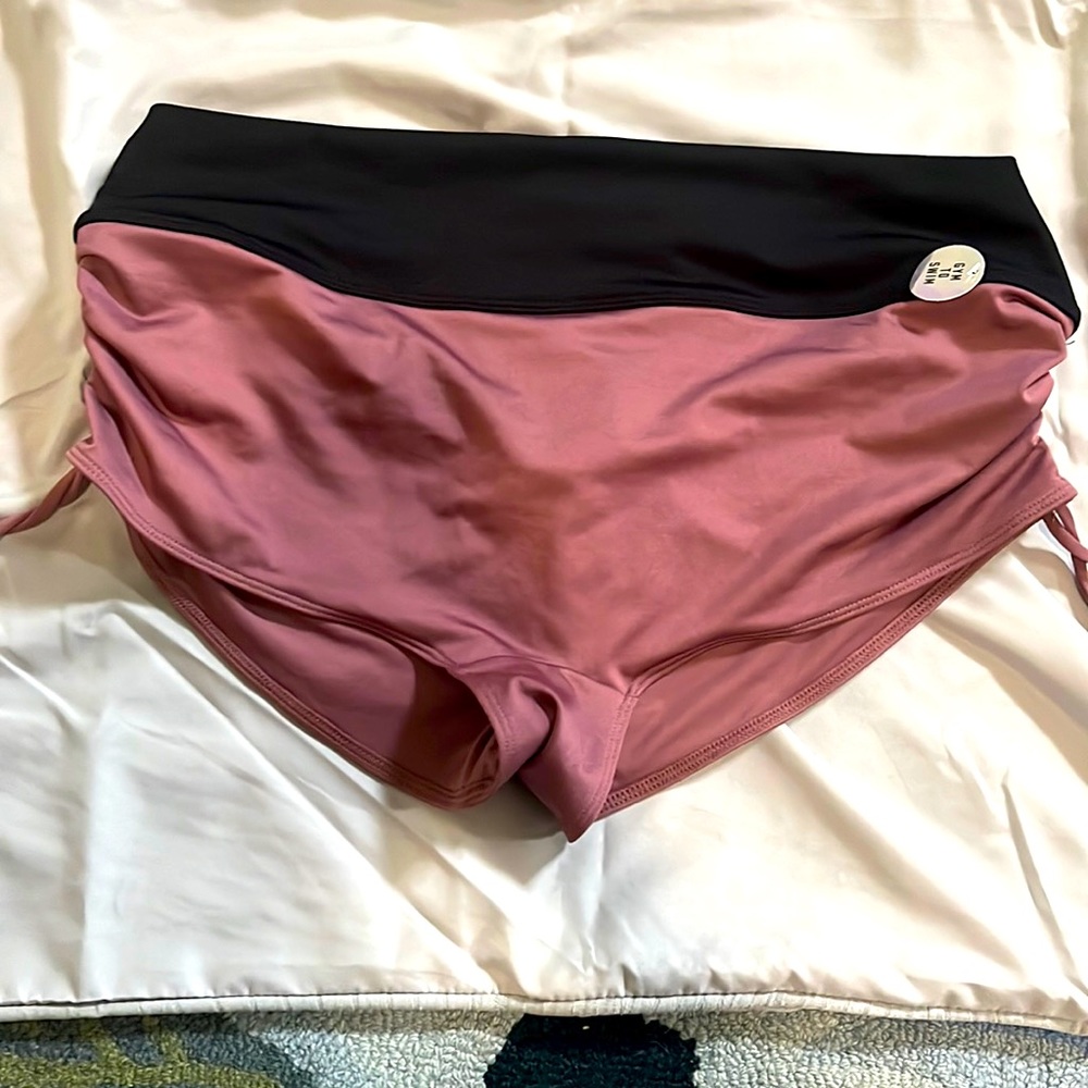Victoria’s Secret gym to swim shorties size XL